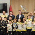 Podrška mladim talentima: Prijem za mlade vrnjačke fudbalere u opštinskoj kući