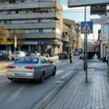 Udaren pešak u centru Čačka: Muškarac ostao da leži na ulici i hitno prebačen u bolnicu! Video