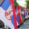 Kolona vozila sa srpskim zastavama na ulicama Beograda posle glasanja o Rezoluciji