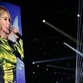 Duga uska haljina: Jelena Rozga na ovaj način zatvorila seriju koncerata u Beogradu (foto/video)