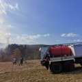(Foto, video): Kiša umirila vatrenu stihiju na Kamenoj Gori, vatrogasci i dalje na terenu: Situacija kod Prijepolja i dalje se…