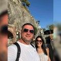 Evo gde uživaju: Pevač popularnog benda odveo ženu iz Srbije! Foto