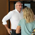 Miša Bačulov pozvan na informativni razgovor, zborovi zovu Novosađane ispred Policije u Kralja Petra I