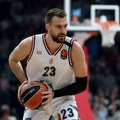 Armani slavio posle drame - Olimpijakos pao u Milanu