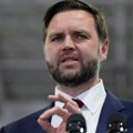 Napadač gađao policiju blizu kolone Džej-Di Vensa