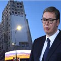 Vučić i SNS poniženi u Beogradu: Bilbord uklonjen uz skandiranje "Studenti pobeđuju" (video)