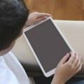 Бесплатне радионице Дома здравља о негативном утицају екрана на развој деце: У току пријаве