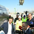 Vučić: "Ako sve bude završeno na vreme, u novembru skačem obučen u Savu!" Mali mu obećao: Biću pored