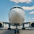 Pilot nožem napao kolegu tokom leta iz Dubaija za Tel Aviv: Avion preusmeren u Saudijsku Arabiju