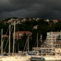 U Crnoj Gori spašen slovenački državljanin, bura ga odnela na otvoreno more u pokvarenom čamcu