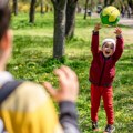 Zašto su „simetrični“ sportovi važni za decu koja pate od problema sa kičmom