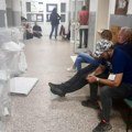 Blokaderi zarobili i šamarali novinare: Neviđeni teror u zgradi opštine Kosjerić