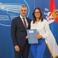Predsednica opštine Ivana Petrić potpisala je u Vladi AP Vojvodine ugovor vredan 4.677.630 dinara Pokrivanje tribina na…