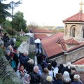 (Foto, video) nepregledni redovi na Kalemegdanu: Vernici satima čekaju ispred crkve Svete Petke da se poklone i pomole
