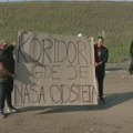 Повртари протестују у Милочају због Моравског коридора: Једна жена повређена, тврде да ју је радник гурнуо