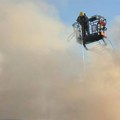 Veliki požar u Novom Sadu: Gori magacin kurirske službe