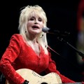 Od šarenog kaputa do Holivuda: Život Doli Parton kroz šest pesama