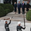 Tramp priredio neuobičajeni doček za Sija, američki predsednik na meti kritika da je previše popustljiv prema Pekingu