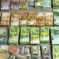 Policija slikala milion evra koje je našla u stanu Aleksandra i Aleksandre u Budvi: tu je bio i poligraf
