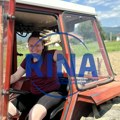 Jao, pa ti oreš ko muško: Ovo je čuveni traktor IMT 539 Marije Seočanac - najboljeg orača u Srbiji, u svom Novom selu da…
