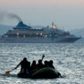 Spaseno 77 migranata sa oštećene jahte kod ostrva u Grčkoj