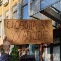 Protest profesora i studenata sa Akademije umetnosti danas u Novom Sadu: Traže slobodu za studenta