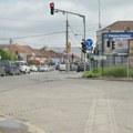 Prve slike sa mesta drame u Obrenovcu: Na ovom mestu je razbojnik ukrao auto u kojem je bila devojčica (12): Poznat opis…