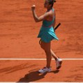 Sabalenka slomila olimpijsku šampionku posle velike borbe: Sledi derbi koji ceo svet čeka!