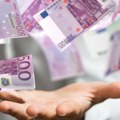 Žene, novac vam stiže Država deli bespovratna sredstva, proverite odmah da li ste na spisku
