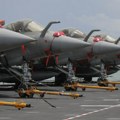 Cena balansiranja: Država se zadužuje 1,9 milijardi evra za "rafale"
