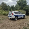 Deda iz Svljiga ubio komšiju, pa oprao majicu u potoku: Mirno vodio policiju po kukuruzištu pokazujući im tok zločina