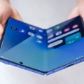 Samsung za sledeću godinu sprema sklopivi telefon sa širokim ekranom