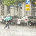 RHMZ izdao upozorenje - danas je najkritičnije! Pašće do 35 litara kiše, stiže i sneg, a ovo je tačan datum kada se vraća…