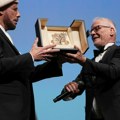 Počasna Zlatna palma uručena Džonu Travolti u Kanu: Glumac prvi put u ulozi reditelja na festivalu