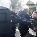 Protesti u Albaniji proširili se na više gradova, sukobi demonstranata i policije