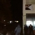 Incident zbog transparenata u Žitorađi pred izbore – Tužilaštvo prikuplja izjave, maskirani učesnici još nisu pronađeni…
