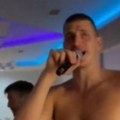 Kad Nikola Jokić slavi: Pešić se hvata za glavu, a najbolji NBA igrač kao od majke rođen se latio mikrofona (video)