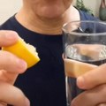 Svako jutro sam pio vodu sa limunom pre doručka: Ovu promenu niko nije spomenuo, a užasno mi je smetala posle 7 dana