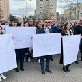Poruka koju nosi Amrin sin kida dušu: U Tuzli mirno okupljanje povodom brutalnog ubistva, narod samo pristiže