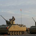 Britanija će obustaviti izvoz oružja Izraelu ako krene u kopnenu ofanzivu u Rafi