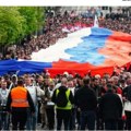 Najveća srpska zastava danas stiže u Niš, dugačka je 200 metara i teška 400 kilograma