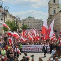 Desetine hiljada ljudi na ulicama Varšave zbog kampanje predsedničkih kandidata