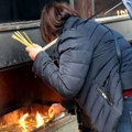 Srbi iz Lipljana i raseljena lica obišli na zadušnice gradsko groblje
