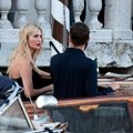 Ivanka Tramp u nikad izazovnijoj haljini na Bezosovom venčanju: Pokazala duge noge i gola leđa (foto)