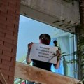 FOTO, VIDEO Nakon posete profesorki Mariji Vasić, građani ponovo blokirali turbo kružni tok