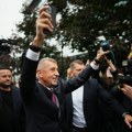 Stranka Andreja Babiša pobedila na izborima u Češkoj: Milioner slavio uz šampanjac i stihove "Bela ćao" (foto)