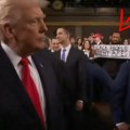 Haos tokom Trampovog govora, izbacili ga iz sale: Nije mu prvi put da provocira američkog predsednika, pogledajte šta je…