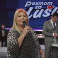 "Izlazi iz kafane i vodi ljubavnicu za ruku": Naša folkerka pretukla supruga jer ju je varao