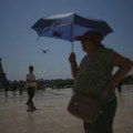 Zbog vrućine Vlada Francuske zabranila alkoholna pića i otkazala manifestacije