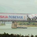 Istoričar umetnosti: Stavljati banere jedne stranke na javne objekte u najmanju ruku čudno